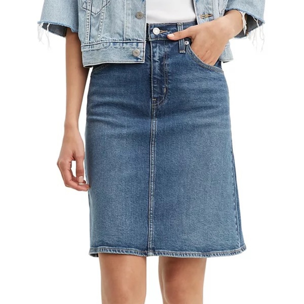 Levi’s denim classic skirt size 25